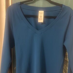 Athleta Blue V-Neck Ribbed T-Shirt